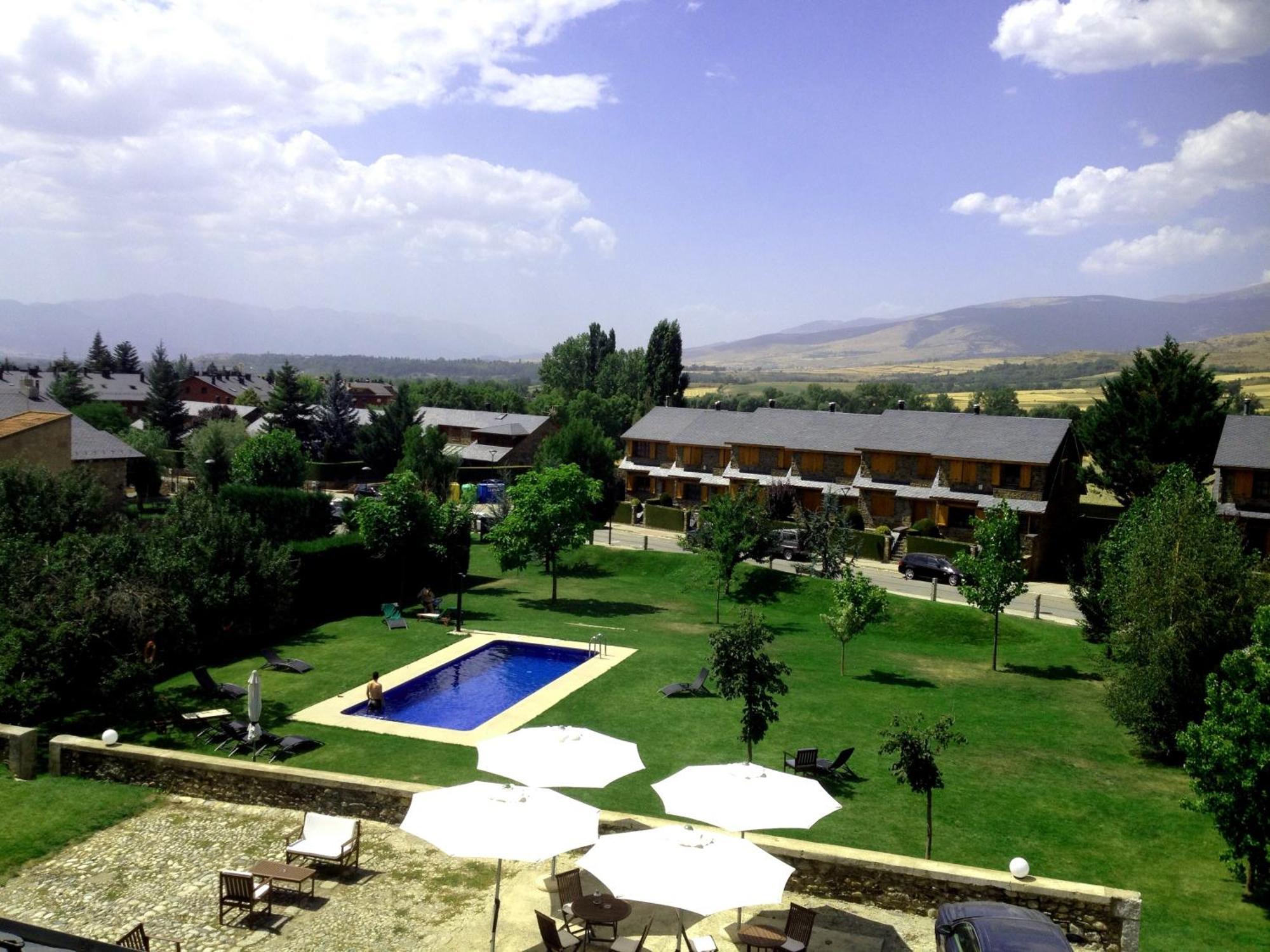 Hotel Bernat de So Llivia Exterior foto
