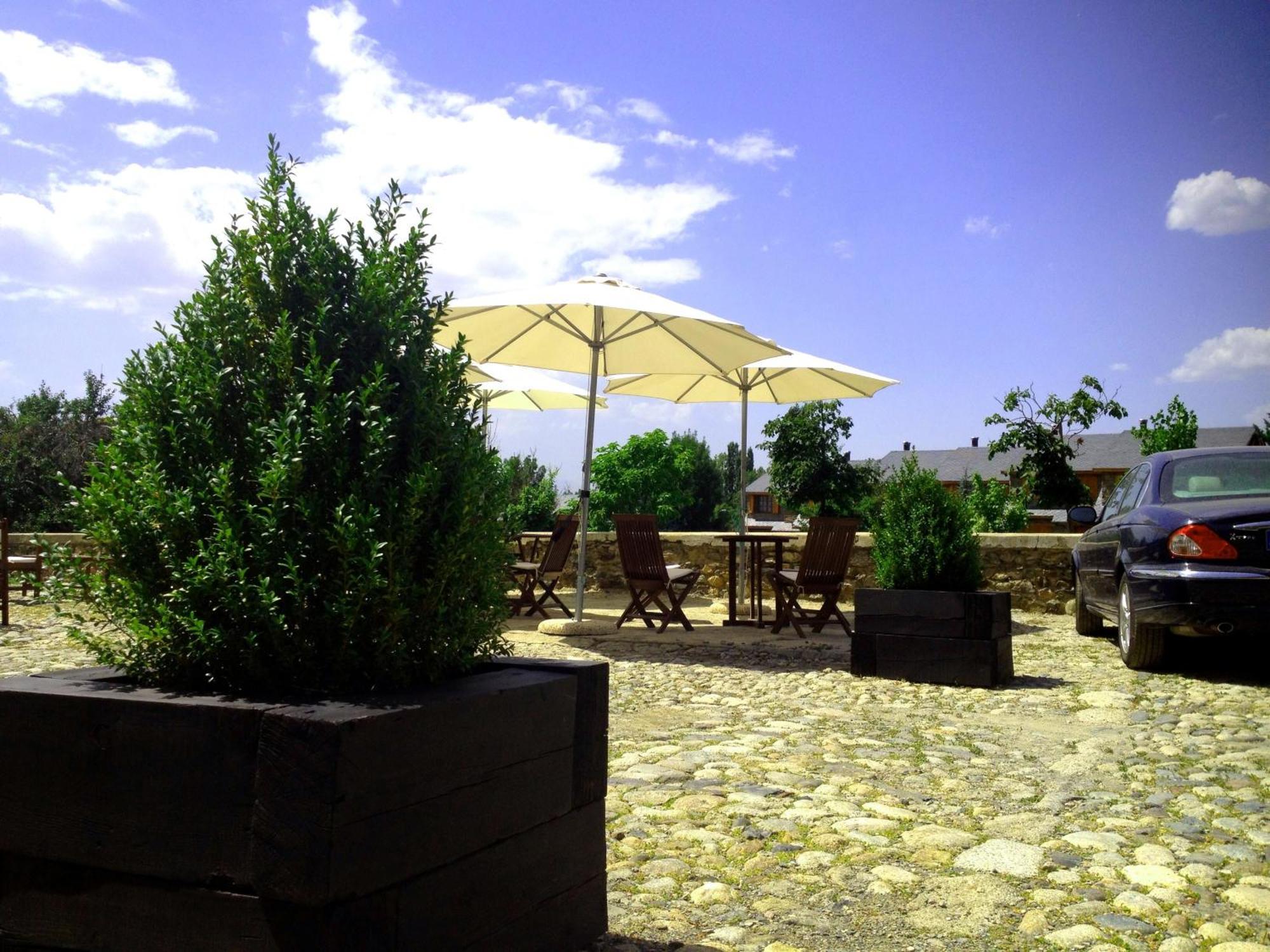 Hotel Bernat de So Llivia Exterior foto